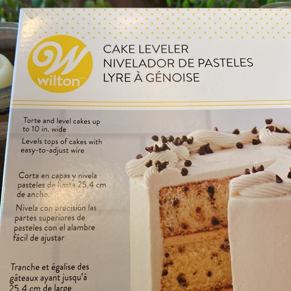 Brand new in box, Wilton cake, leveler - Picture 2 of 5